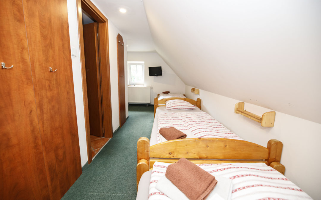 VIERBETT-DACHZIMMER (4+0) – 323, 324